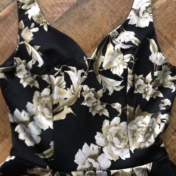 NWT Francesca’s Dress size XS 👗 - Picture 5 of 9